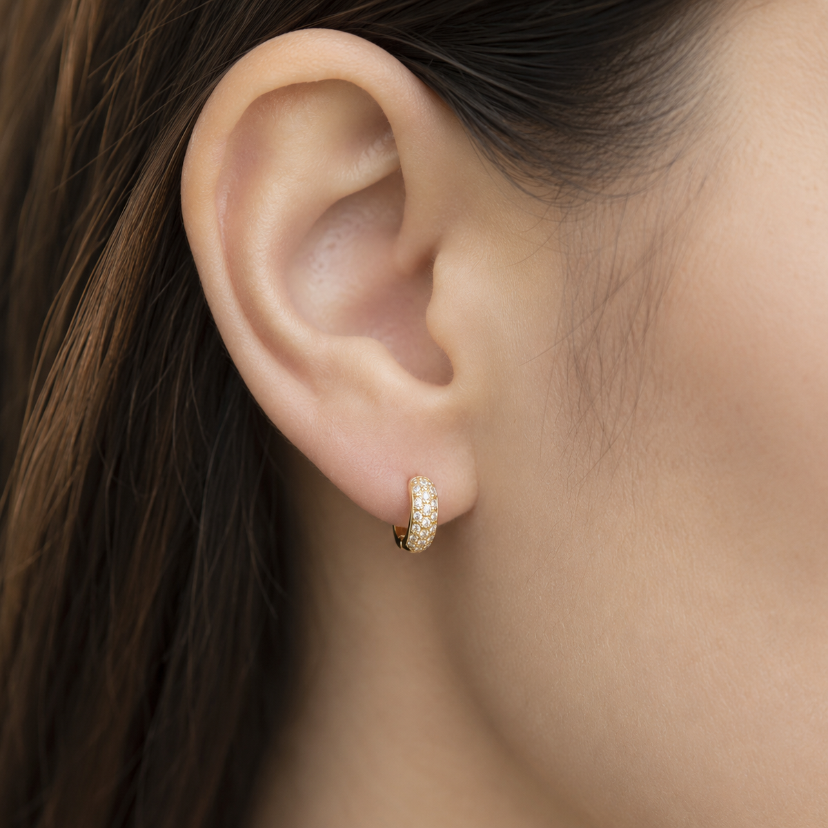 Argolla Huggie Circones Pavé 11 mm