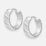 Argolla Huggie Líneas Circones 15 mm