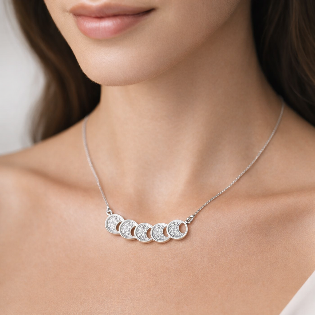 Collar Media Luna Circones