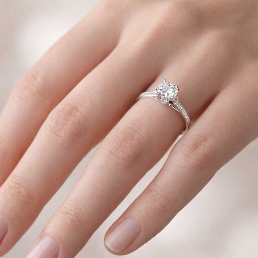 Anillo Solitario Moissanita y Circones