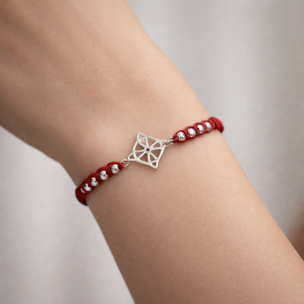 Pulsera Hilo Rojo Ajustable Nudo de Brujas