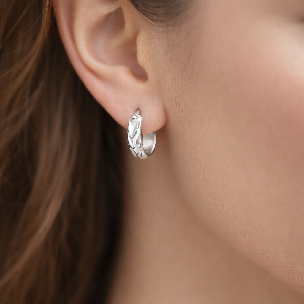 Argolla Estilo Bote Facetada 15 mm