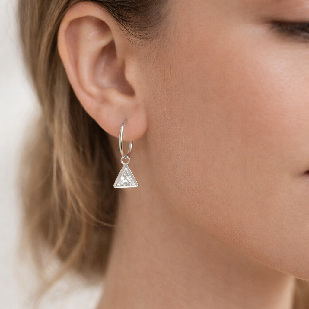 Argolla Triangulo Circón 14 mm