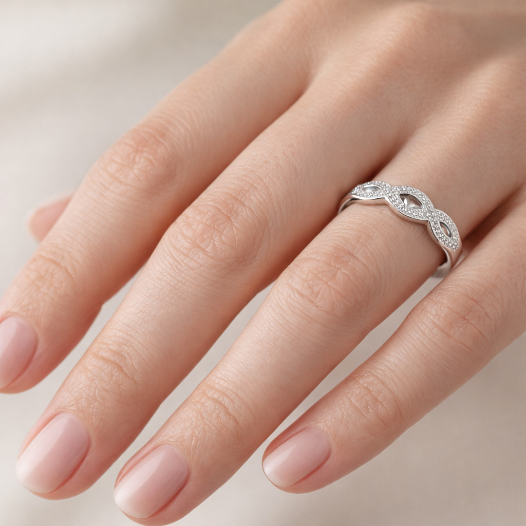 Anillo Infinitos Entrelazados Circones