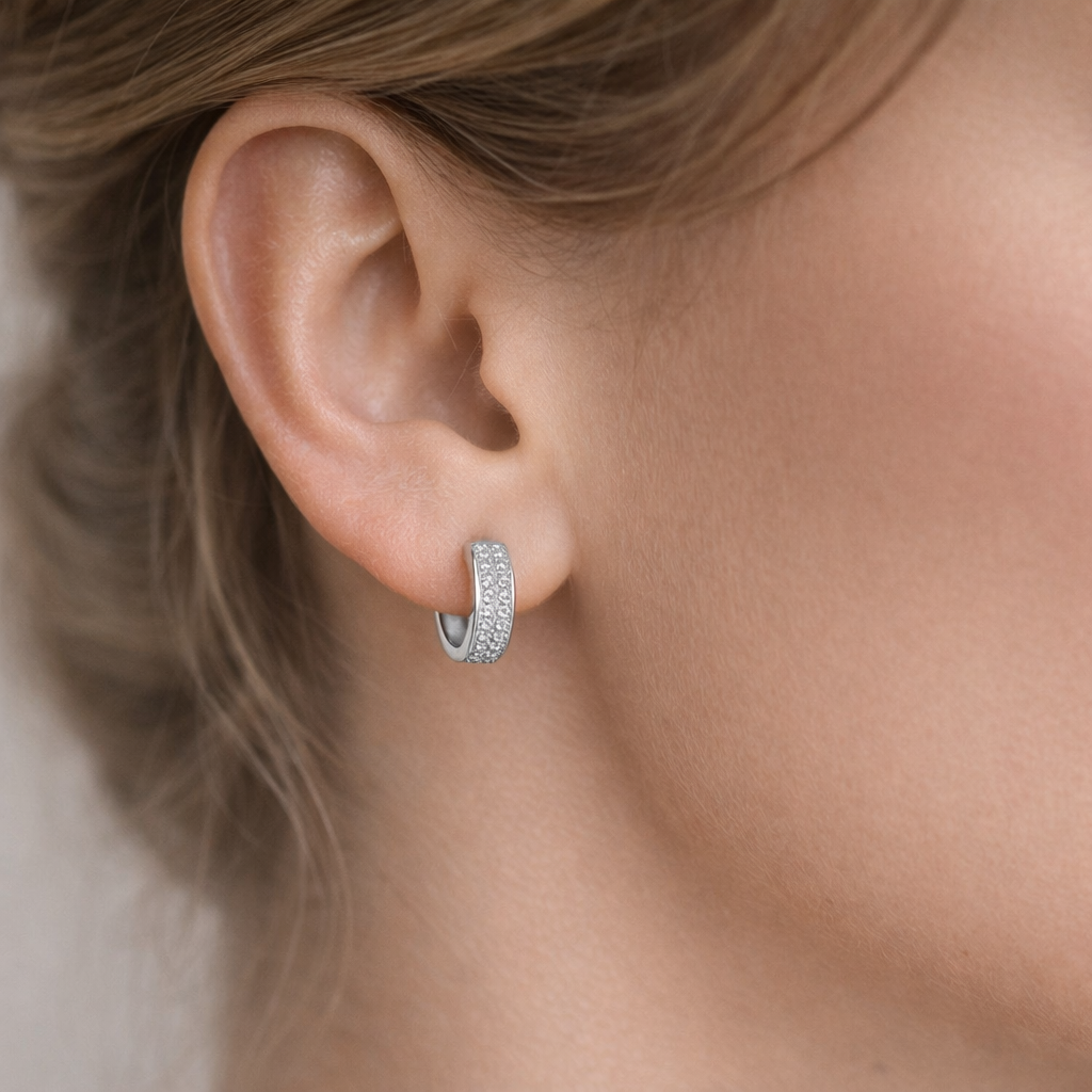 Argolla Huggie Circones Pavé 14 mm