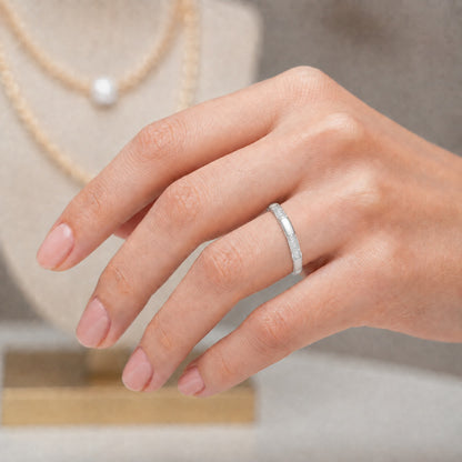 Anillo Cintillo Flor Circones