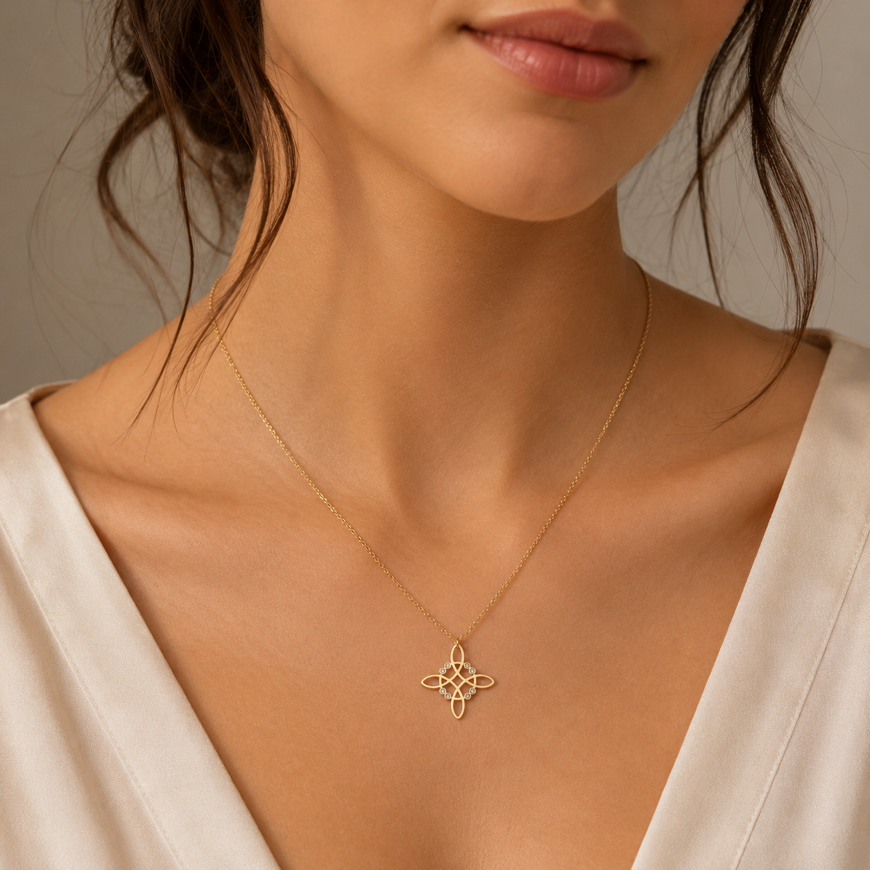 Collar Nudo de Brujas Circones