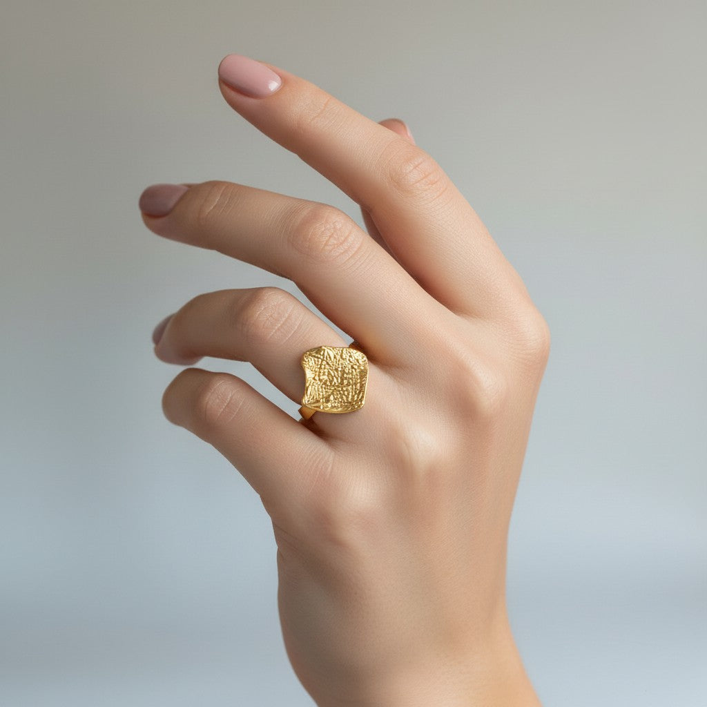 Anillo Ajustable Figura Abstracta Facetada
