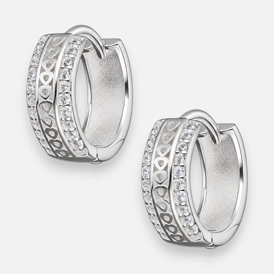 Argolla Huggie Corazones Circones 13 mm
