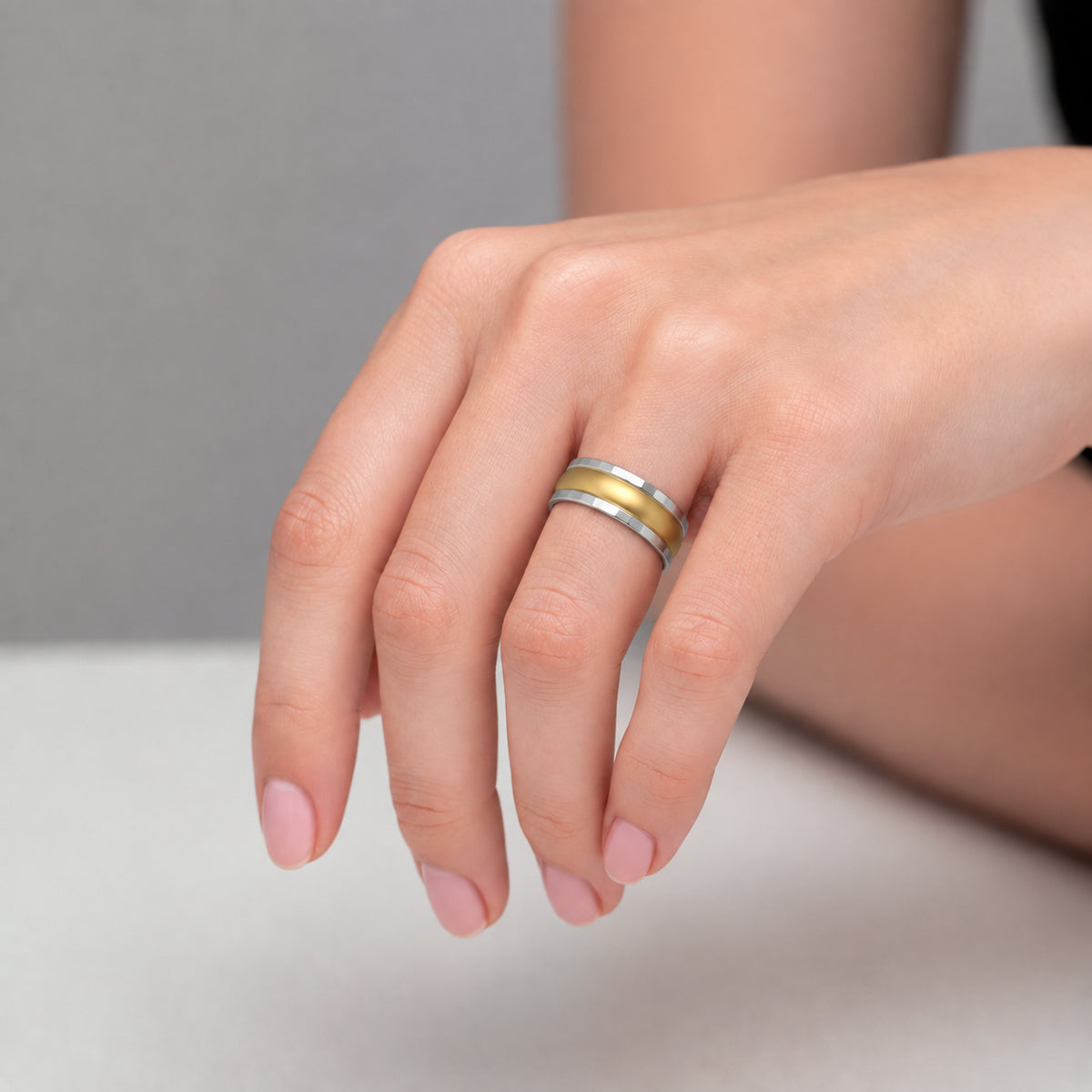 Anillo Compromiso Facetado con Oro