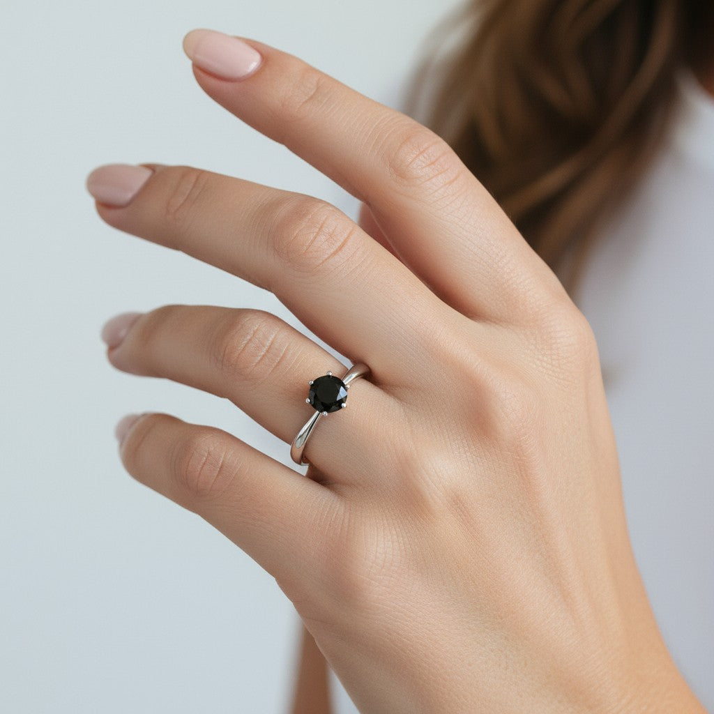 Anillo Solitario Circón Ónix