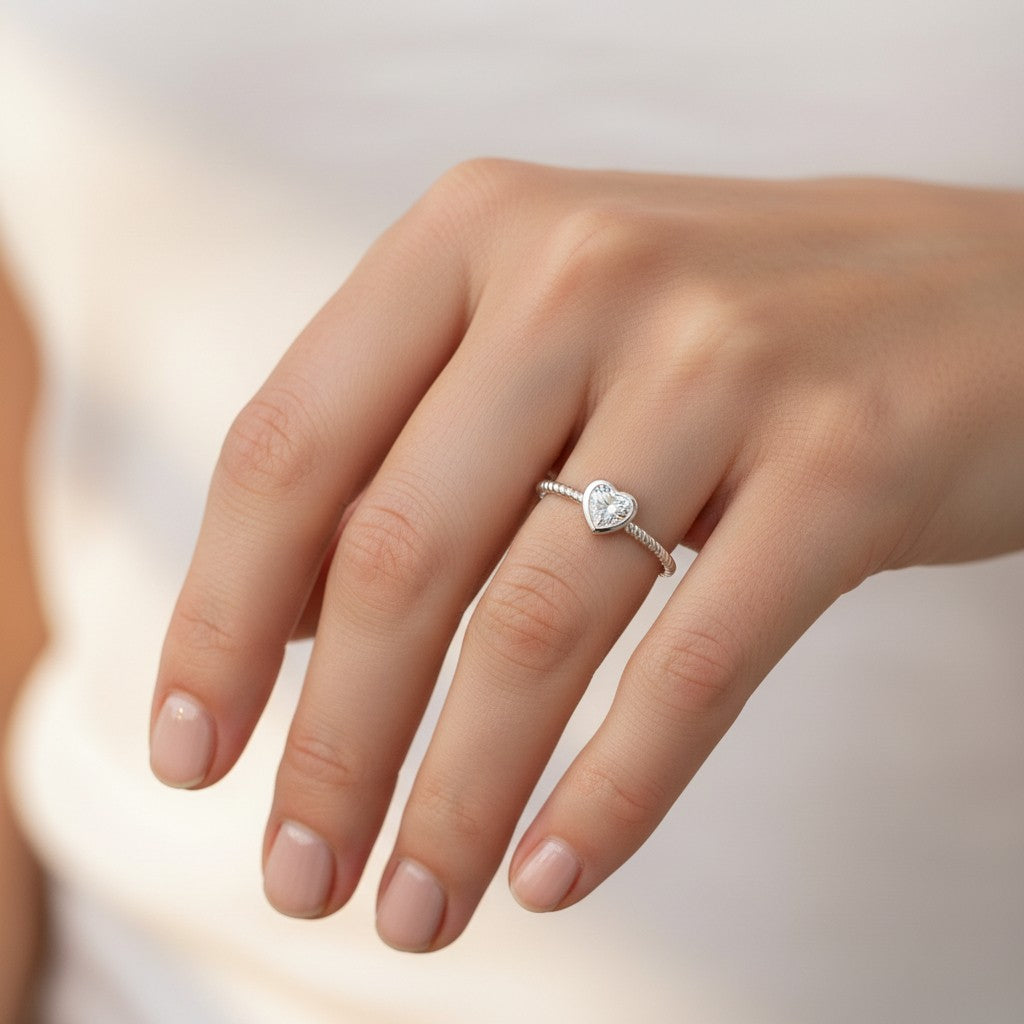 anillo corazon circon solitario