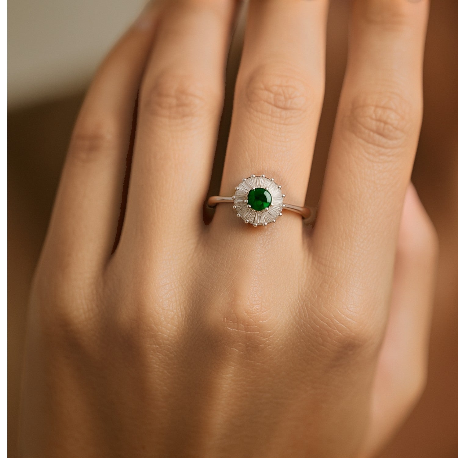 Anillo Flor Circones Baguette Esmeralda