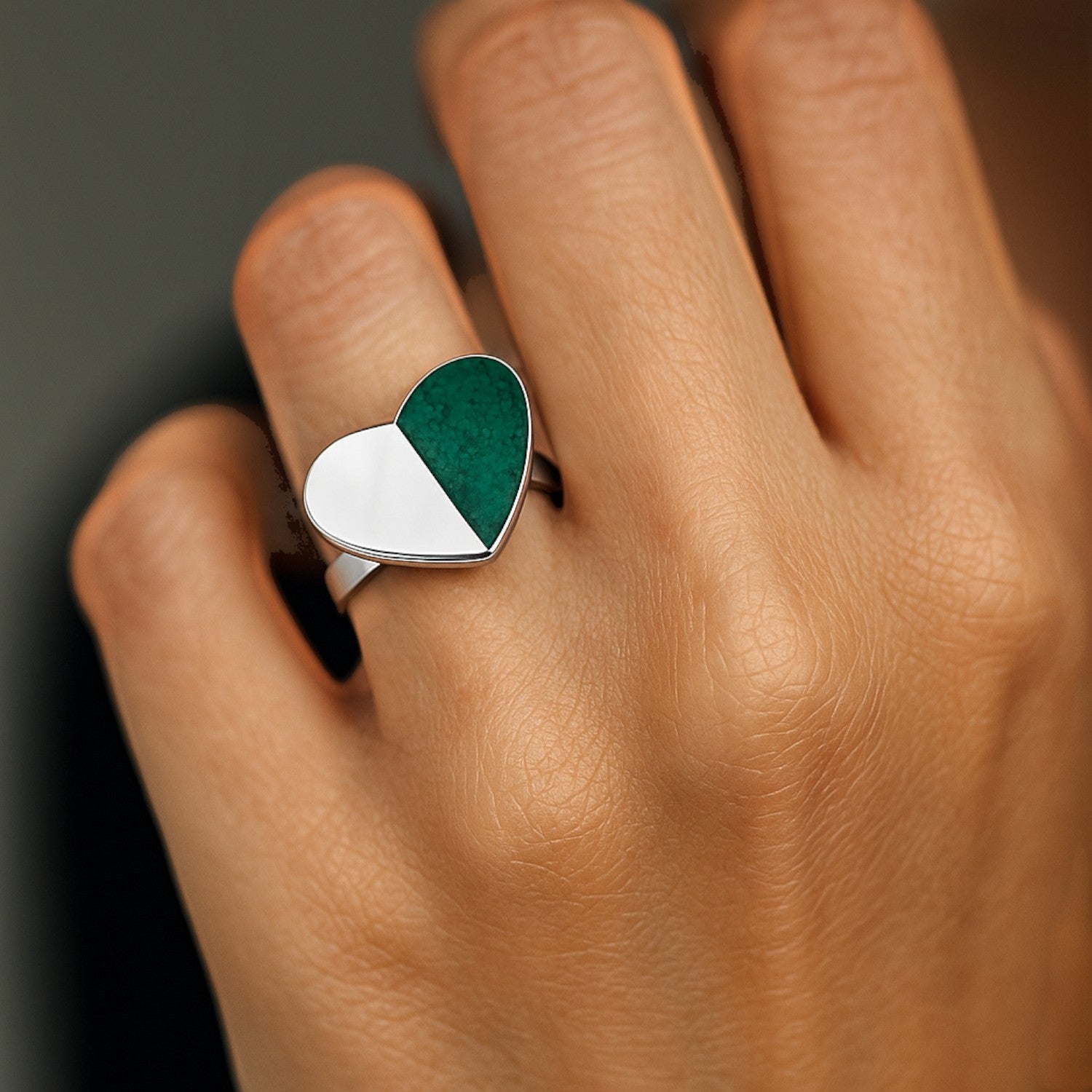 Anillo Corazón Piedra Picada Verde