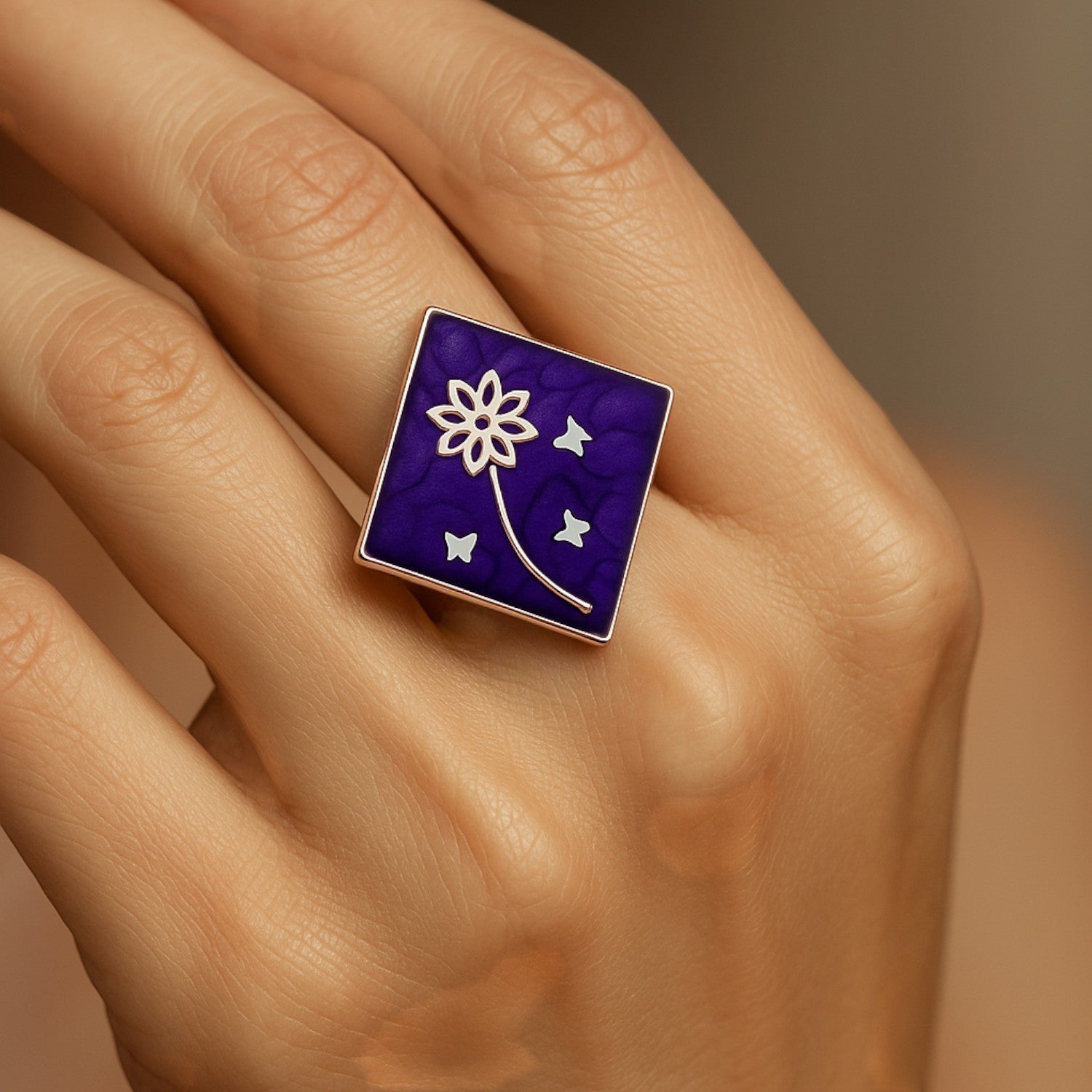 Anillo Flor Mariposas Morado Metalizado
