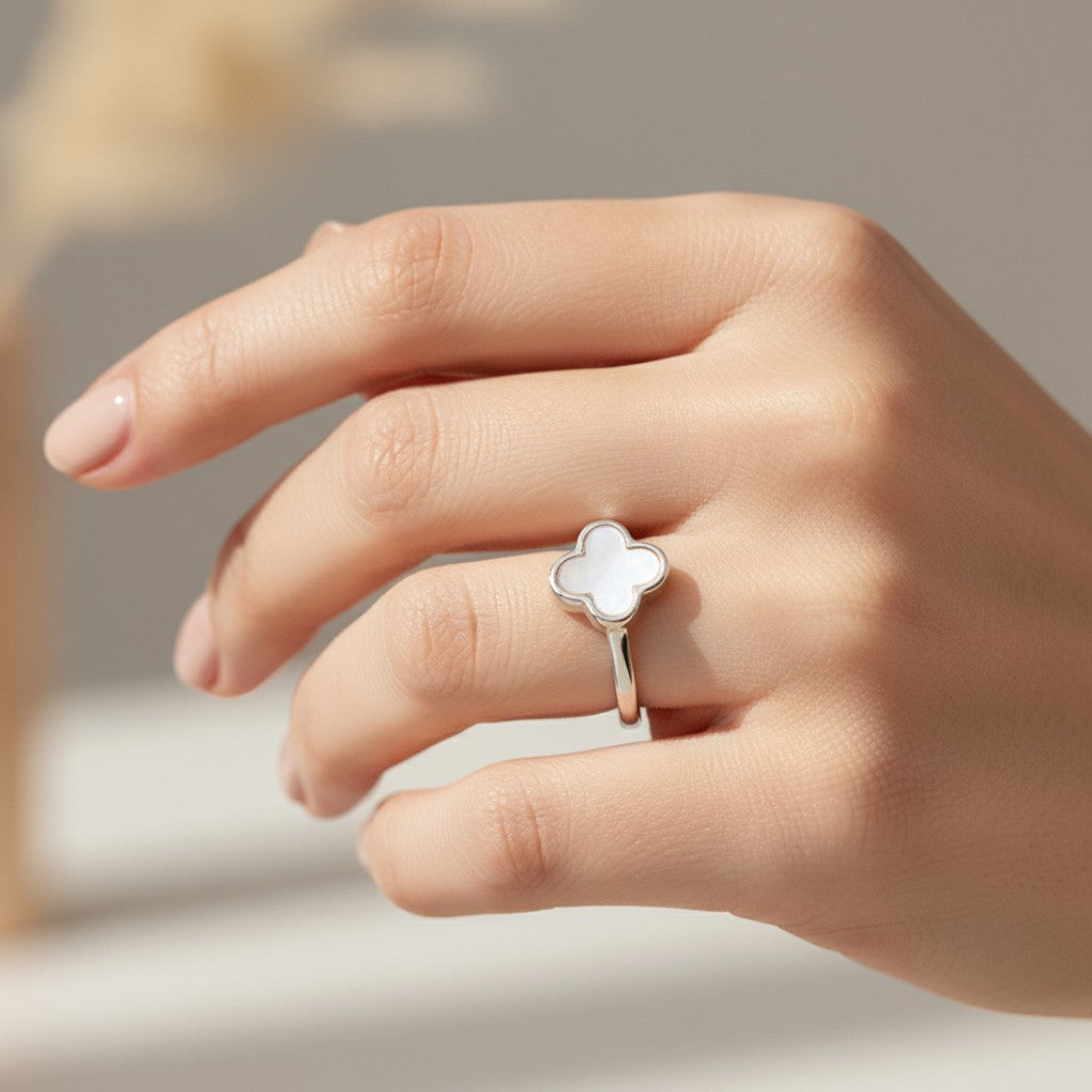 Anillo Trébol de la Suerte Nácar