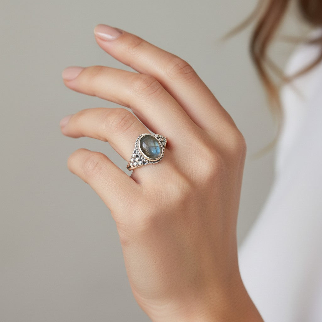 Anillo Ovalado Labradorita