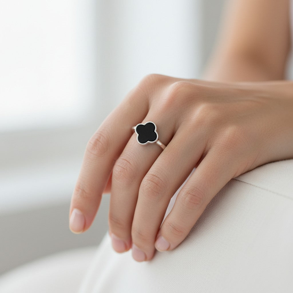 Anillo Trébol de la Suerte Ónix