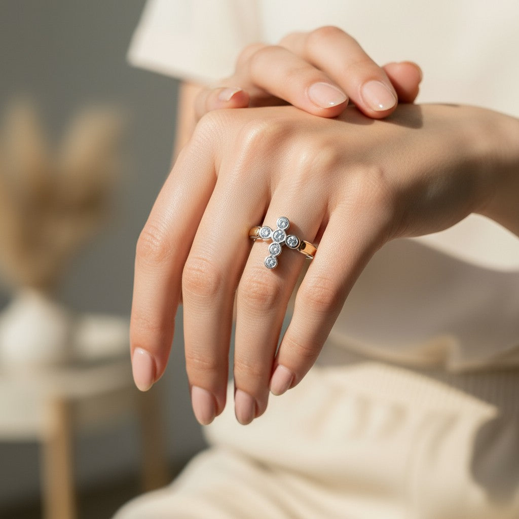 Anillo Cruz Circones en Oro