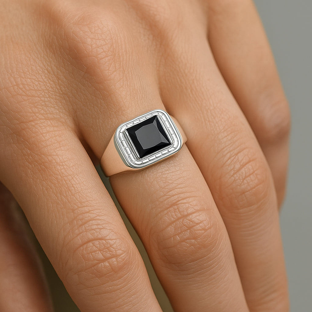 Anillo Sello Circón Ónix