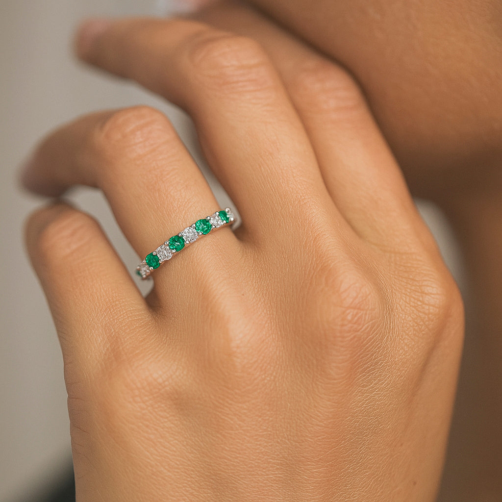 Anillo Cintillo Sin Fin Circones Esmeralda