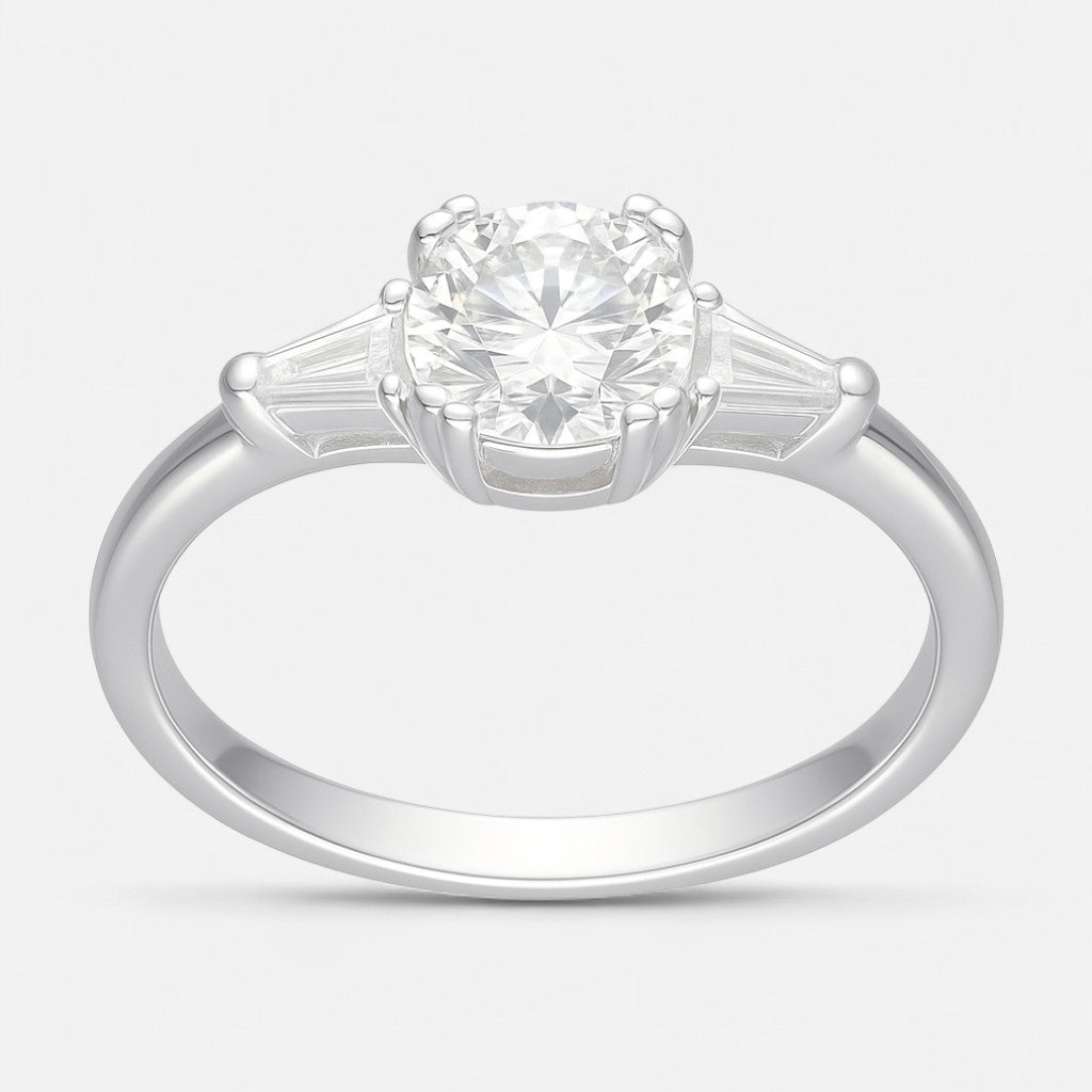 Anillo Solitario Moissanita y Circones Baguette