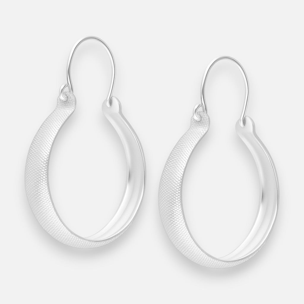 Argolla Estilo Bote Facetada 27 mm