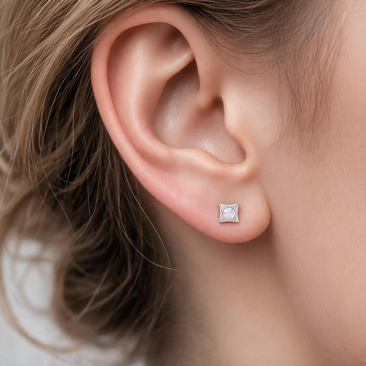 Piercing Circón Tornasol 3x3 mm