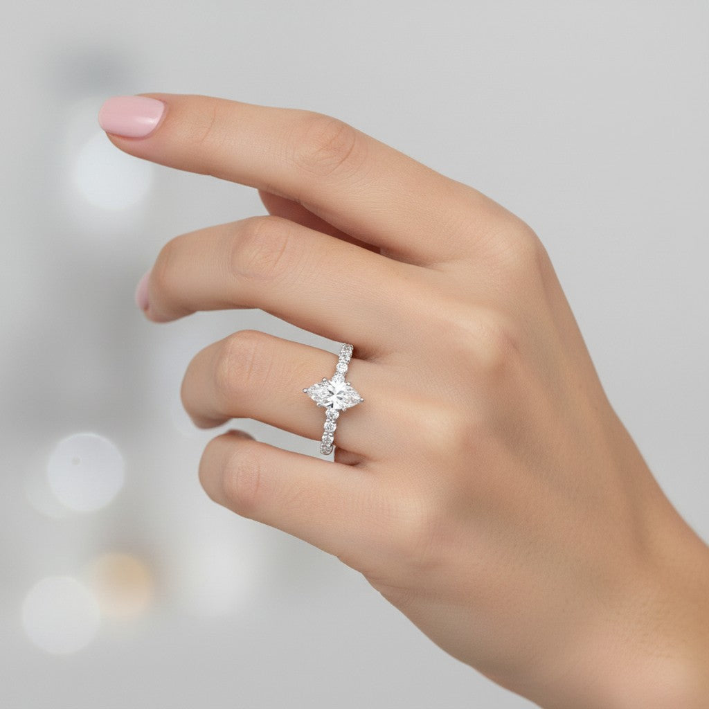 Anillo Solitario Marquise Moissanita