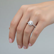Anillo Círculo Halo Moissanita
