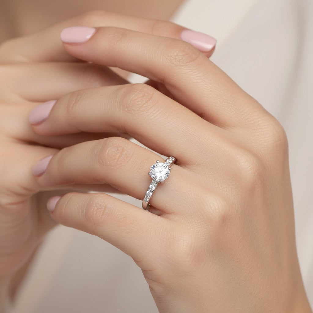 Anillo Solitario Moissanita y Circones