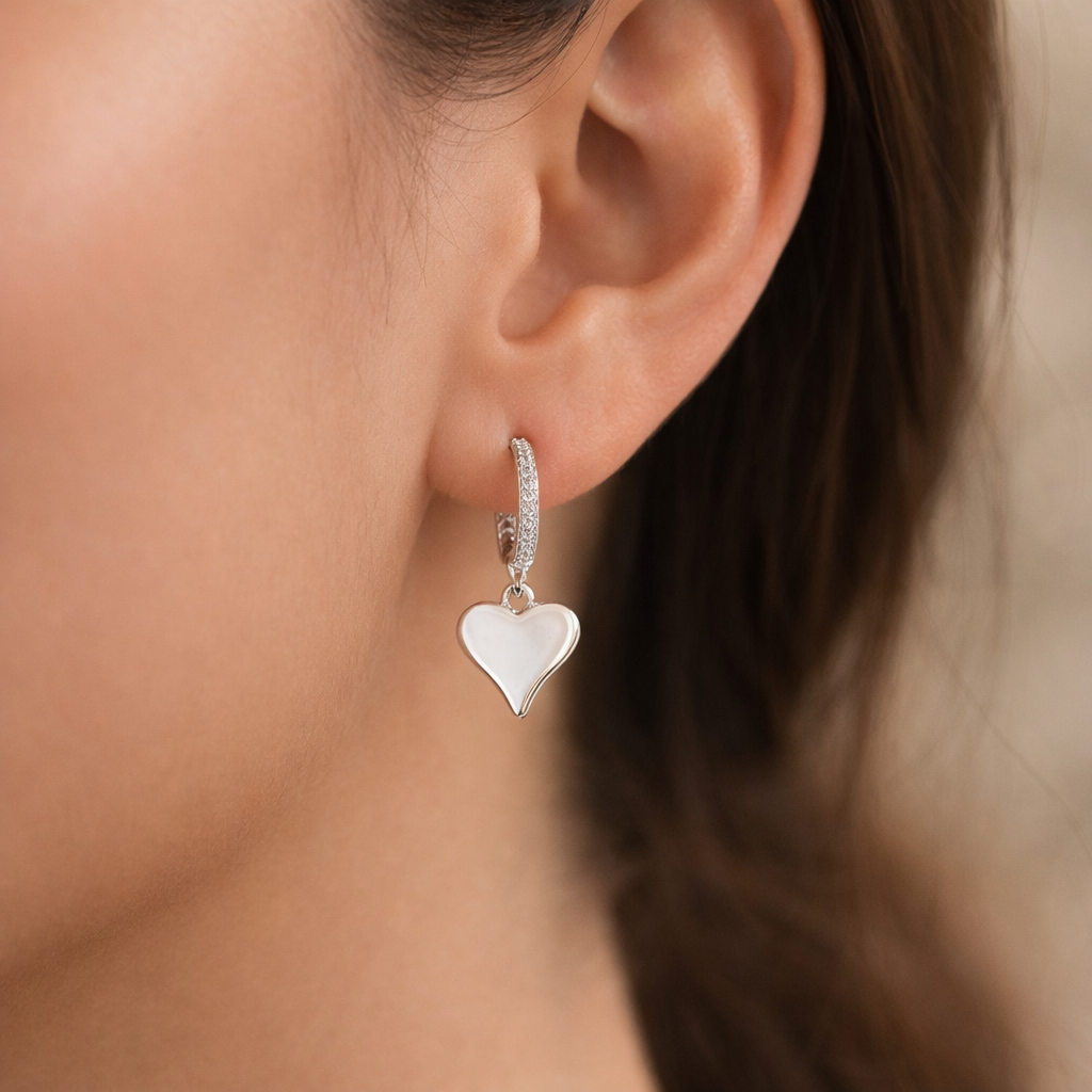 Argolla Huggie Corazón Circones 12 mm