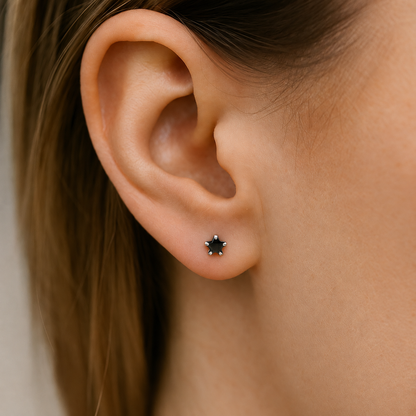 Aro Estrella Circón Ónix 4 mm