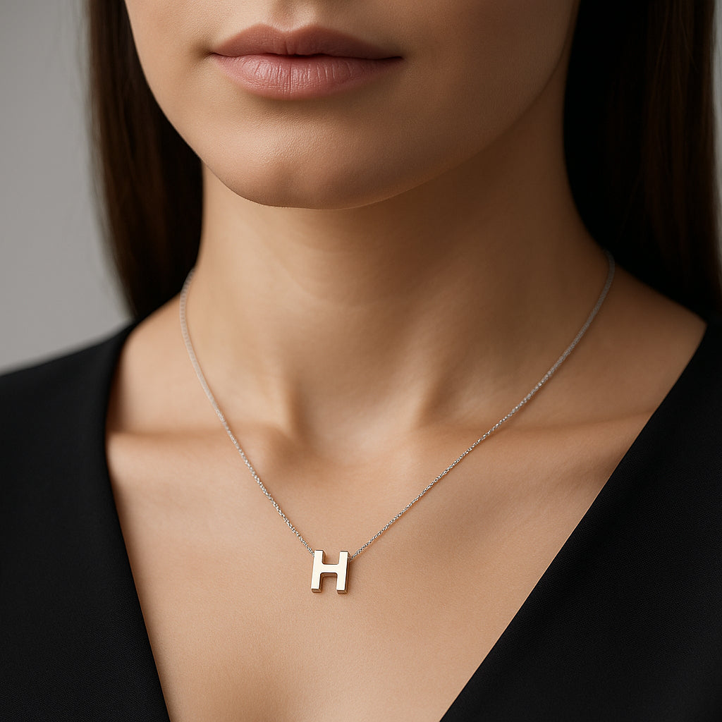 Collar Letra H