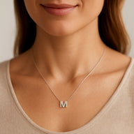 Collar Letra M