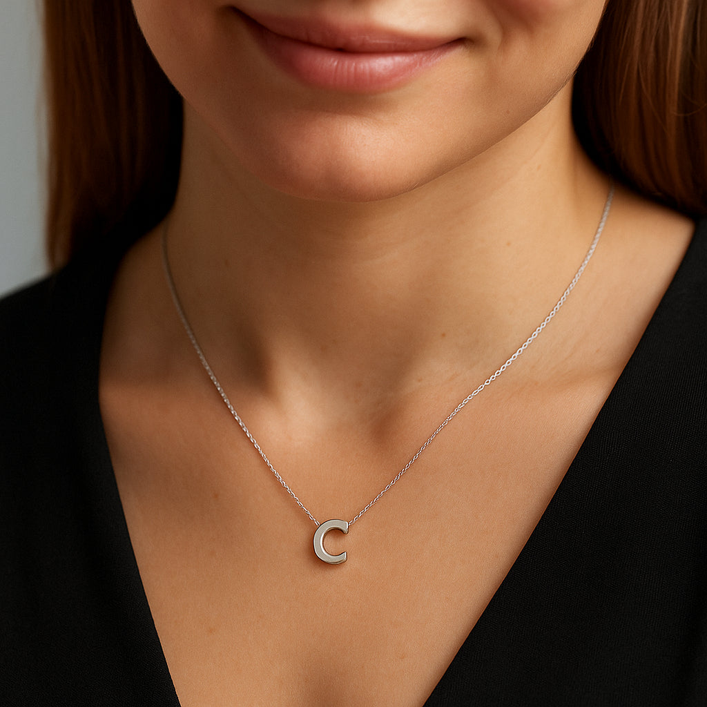 Collar Letra C