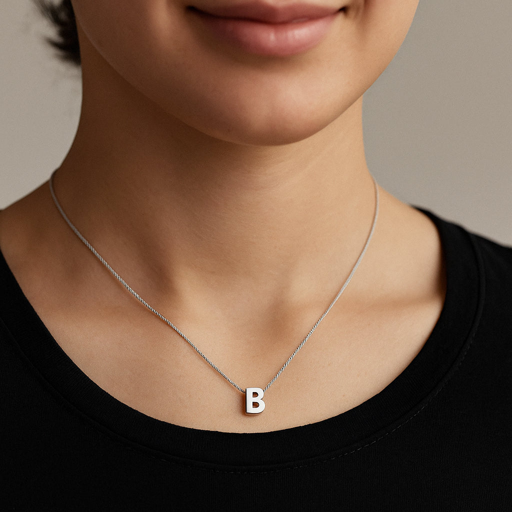 Collar Letra B