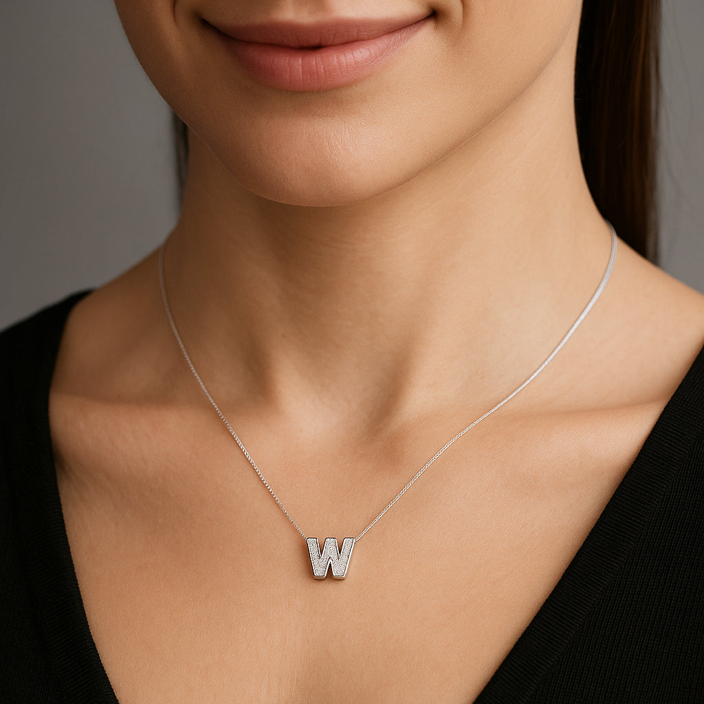 Collar Letra W Circones
