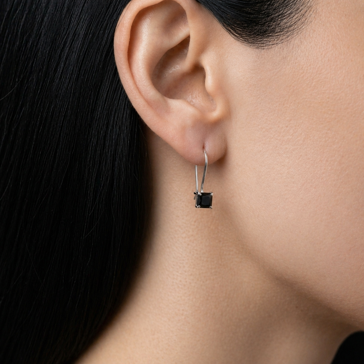 Aro Circón Ónix 4 mm