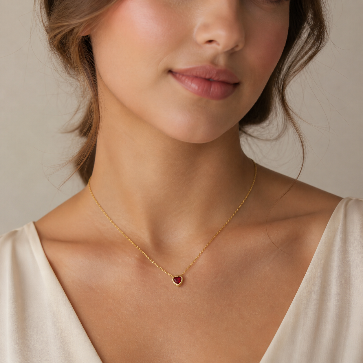 Collar Corazón Circón Granate 5 mm