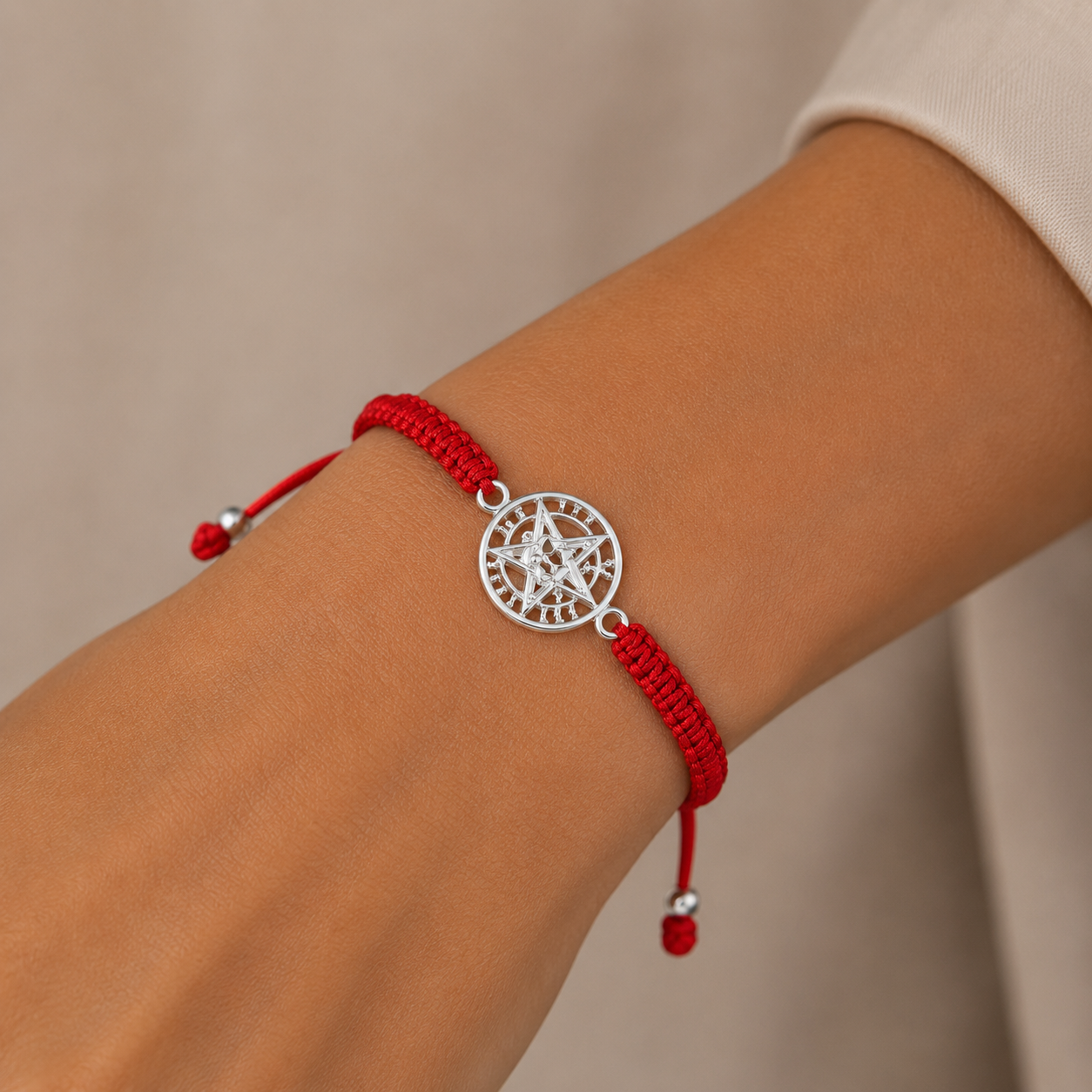 Pulsera Hilo Rojo Ajustable Tetragrammaton
