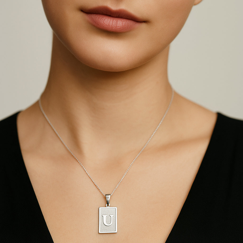 Colgante Placa Letra U