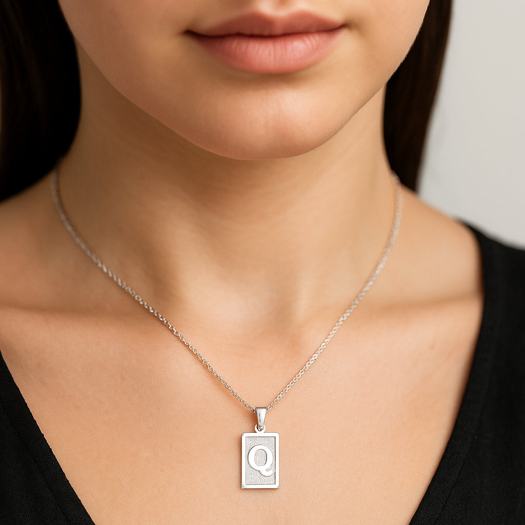 Colgante Placa Letra Q