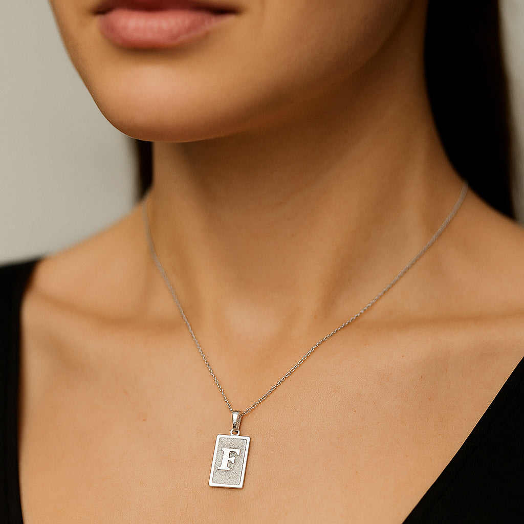 Colgante Placa Letra F