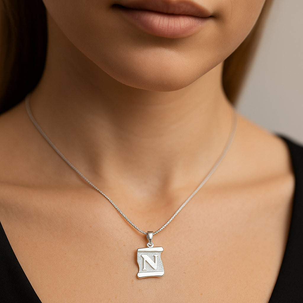 Colgante Pergamino Letra N