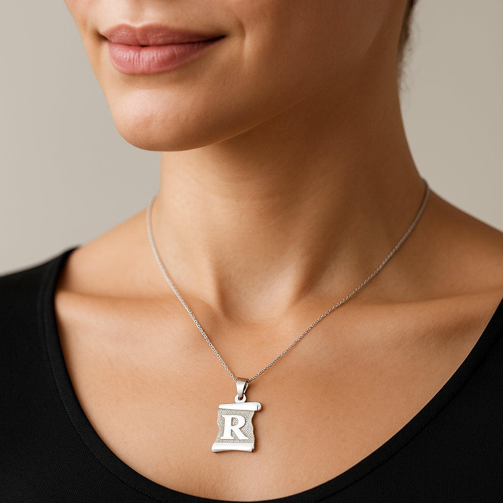 Colgante Pergamino Letra R