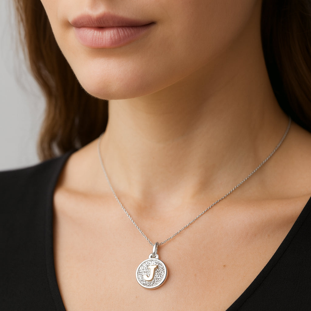 Colgante Circular Letra J en Oro