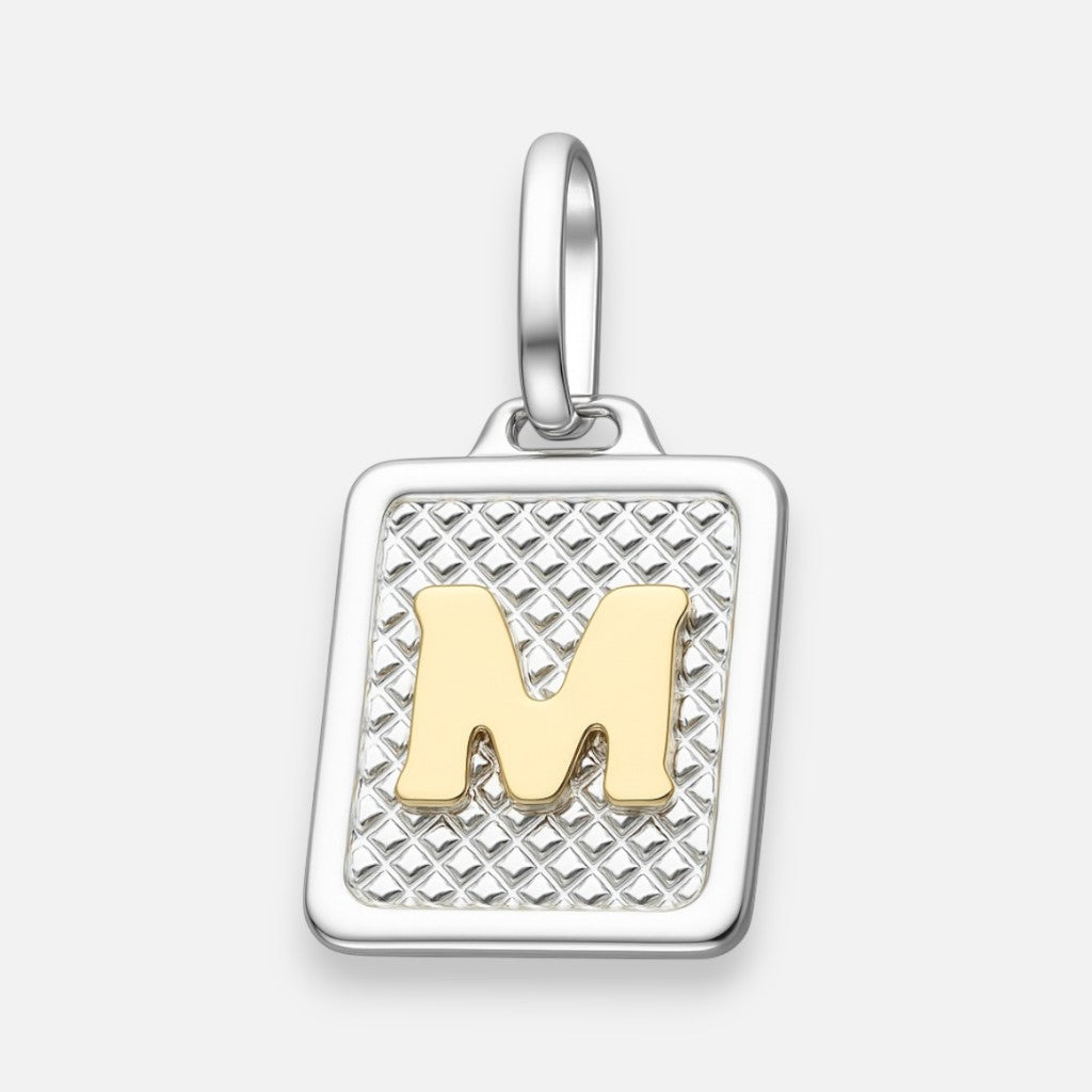 Colgante Rectangular Letra M en Oro