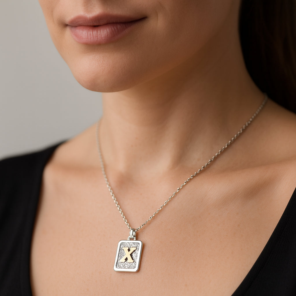 Colgante Rectangular Letra X en Oro