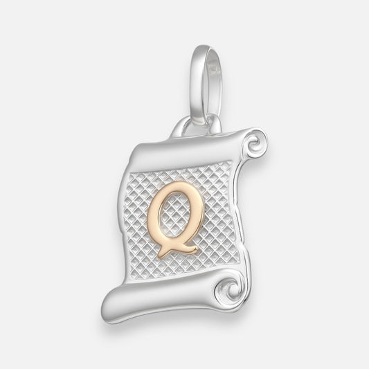 Colgante Pergamino Letra Q en Oro